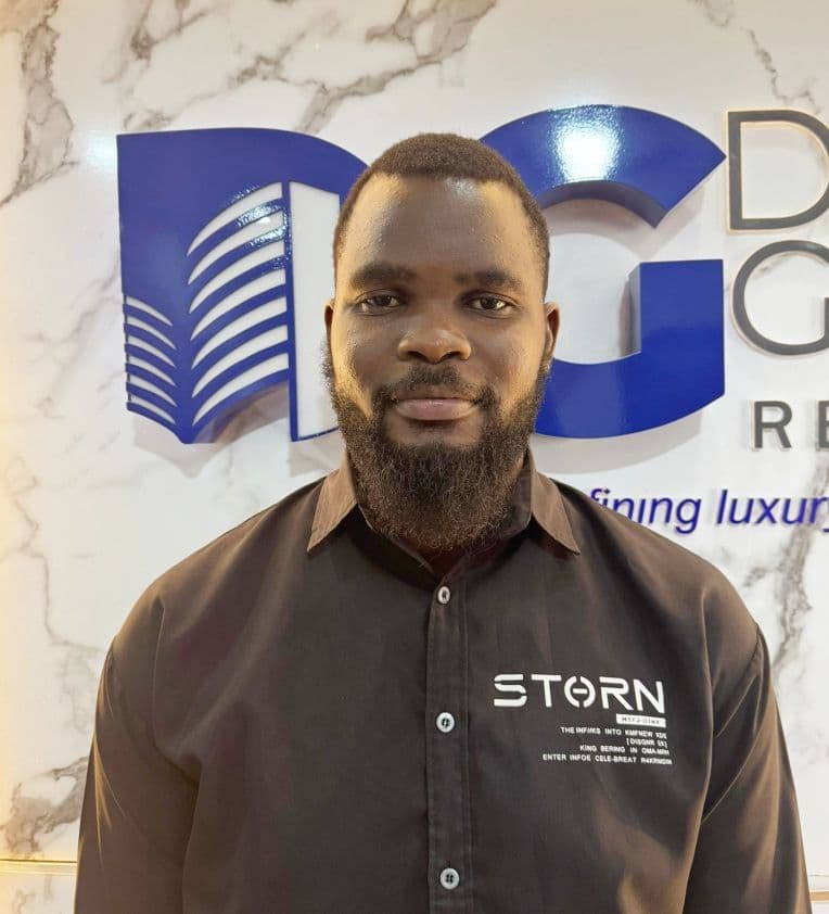 Portrait of Gideon Akinduro